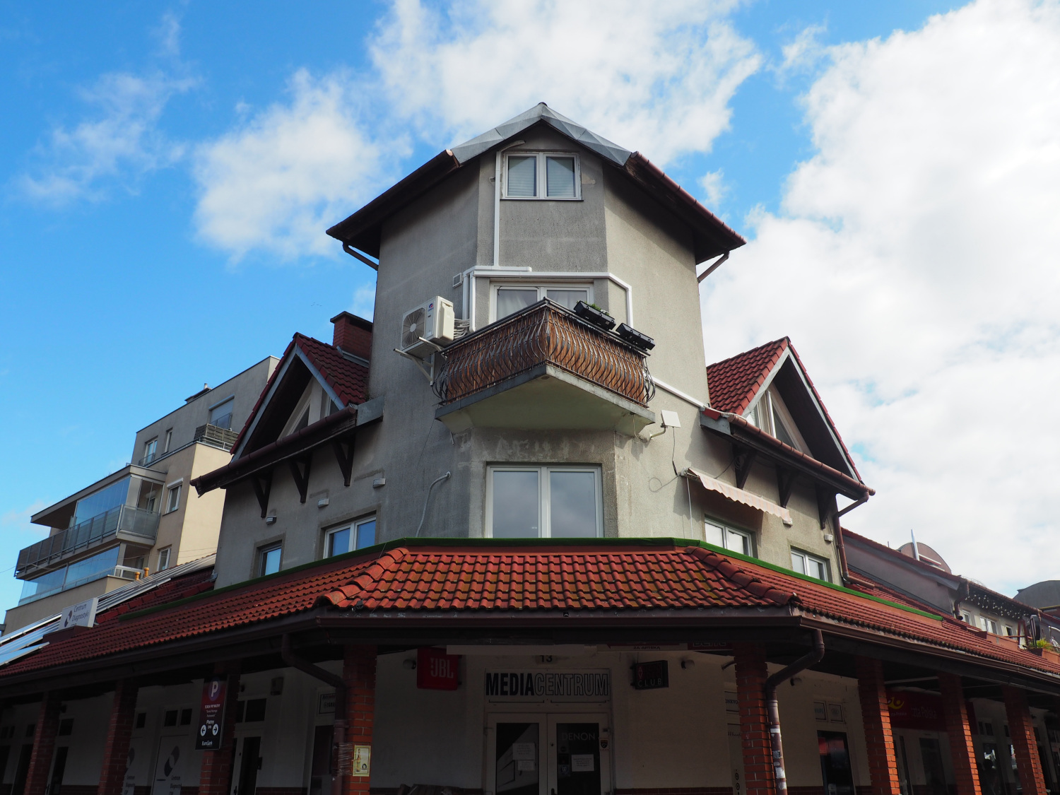 Zdjęcie architektury budynku Pawilony handlowo-usługowe